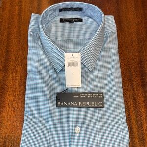 Banana Republic Untucked Slim Fit Shirt